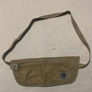 Eagle Creek Travel Gear Waist Belt Belly Bag Under Your Shirt Wallet secure